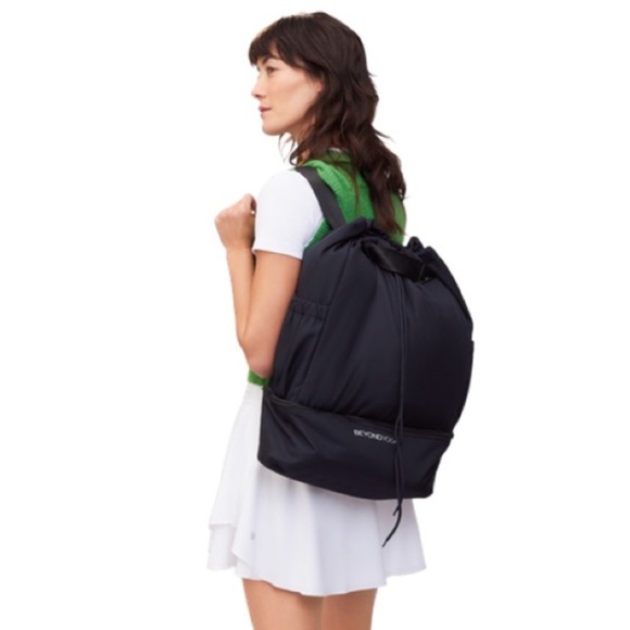 Beyond Yoga Gym Bag - Black Convertible Tote or Backpack w/ Shoe Compartment NWT - Picture 2 of 13